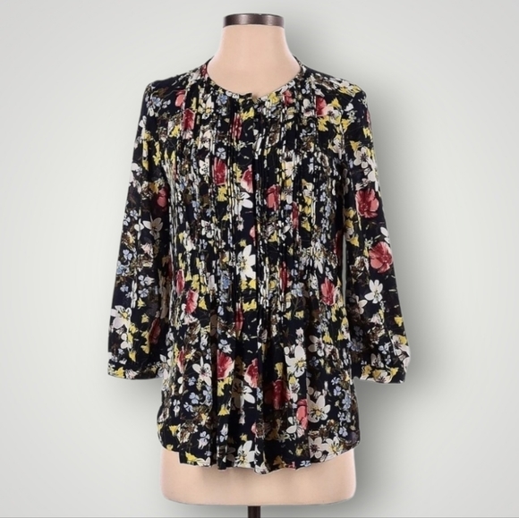 Banana‎ Republic Top Womens S Floral Pleated Blouse Hidden Buttons Closure - Picture 1 of 9